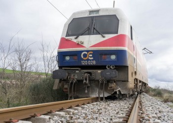 Βόλος: Σύγκρουση αμαξοστοιχίας με όχημα