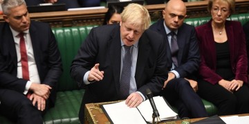 Καθολική καραντίνα ανακοίνωσε ο Βρετανός πρωθυπουργός Μπόρις Τζόνσον