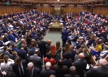 Brexit: Πέρασε η τροπολογία για καθυστέρηση της εξόδου της Βρετανίας από την ΕΕ