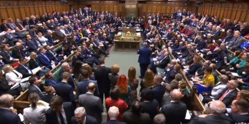 Brexit: Πέρασε η τροπολογία για καθυστέρηση της εξόδου της Βρετανίας από την ΕΕ