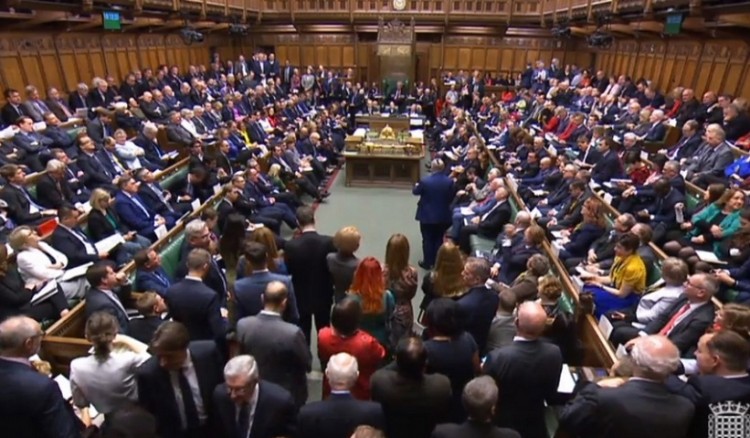 Brexit: Πέρασε η τροπολογία για καθυστέρηση της εξόδου της Βρετανίας από την ΕΕ