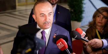 Ναγκόρνο Καραμπάχ: Η Άγκυρα απορρίπτει τις «ρηχές» εκκλήσεις για κατάπαυση του πυρός