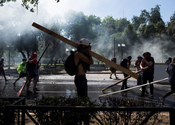 Έκρηξη οργής στη Χιλή, τουλάχιστον 12 νεκροί διαδηλωτές
