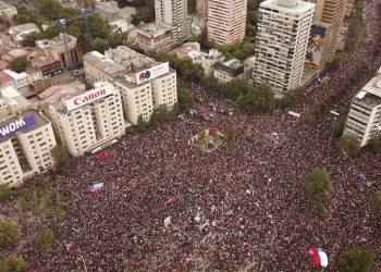 Ιστορική διαδήλωση 1 εκατ. πολιτών στη Χιλή (βίντεο)