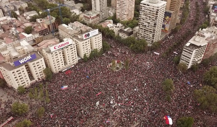 Ιστορική διαδήλωση 1 εκατ. πολιτών στη Χιλή (βίντεο)