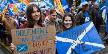 Οι Σκωτσέζοι διαδήλωσαν υπέρ της ανεξαρτησίας