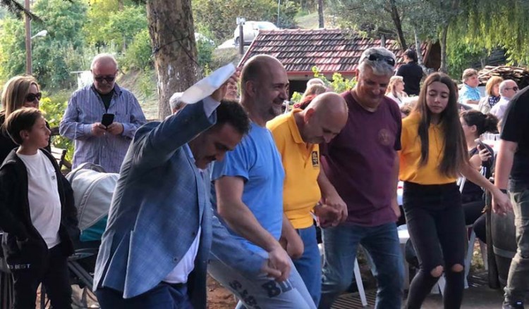 Μια ποντιακή λύρα για τον δήμαρχο Αργυρούπολης του Πόντου