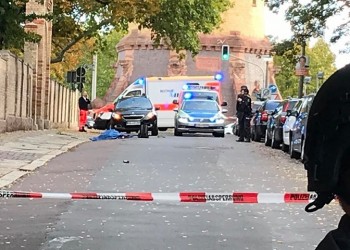 Πυροβολισμοί με νεκρούς σε συναγωγή στη Γερμανία