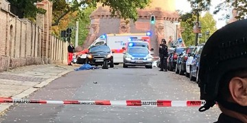 Πυροβολισμοί με νεκρούς σε συναγωγή στη Γερμανία