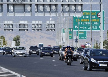 Αυξημένα μέτρα από την Τροχαία σε όλη τη χώρα για το τριήμερο της 28ης Οκτωβρίου