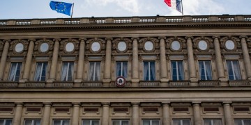 Η Γαλλία σταματά την εξαγωγή πολεμικού υλικού προς την Τουρκία λόγω Συρίας