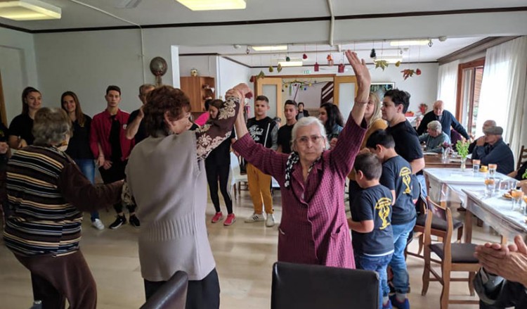 Ποντιακό γλέντι στήθηκε σε γηροκομείο της Νάουσας