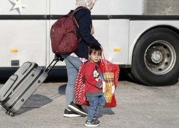 Απομακρύνθηκαν πρόσφυγες και μετανάστες από την πλατεία Βικτωρίας