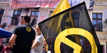 Γερμανία: H ριζοσπαστική ακροδεξιά εξαπλώνεται στη χώρα
