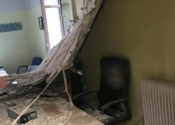 Θεσσαλονίκη: Κατέρρευσε οροφή σε αίθουσα του Ιπποκράτειου!