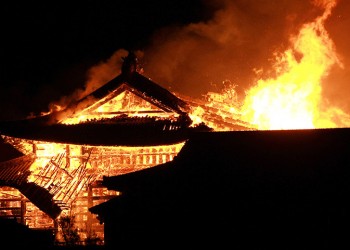 Ιαπωνία: Το κάστρο του Σούρι καταστράφηκε από πυρκαγιά (φωτο, βίντεο)