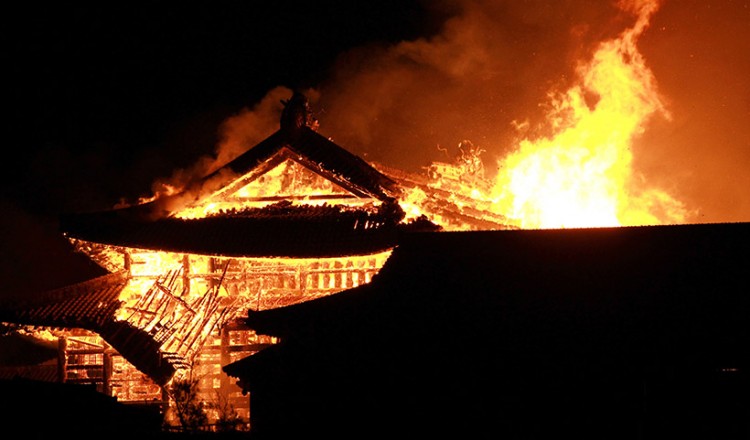 Ιαπωνία: Το κάστρο του Σούρι καταστράφηκε από πυρκαγιά (φωτο, βίντεο)