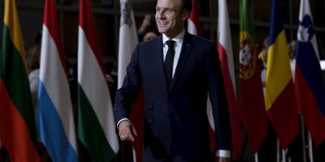 Σύνοδος Κορυφής: Η Γαλλία μπλόκαρε την ένταξη Σκοπίων και Τιράνων