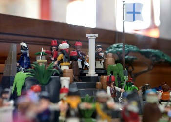 Φιγούρες playmobil αναπαριστούν την Ελληνική Επανάσταση