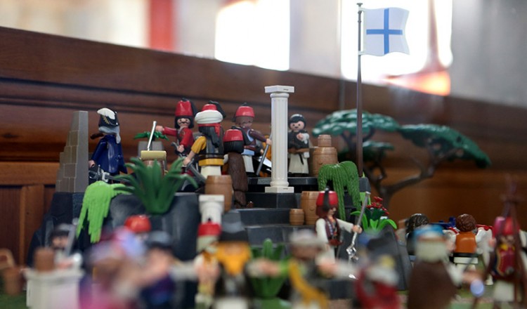 Φιγούρες playmobil αναπαριστούν την Ελληνική Επανάσταση