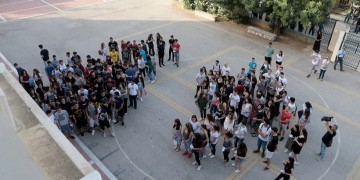 Ομαδικός ξυλοδαρμός μαθητή στον Βύρωνα: Γιος καθηγήτριας ένας εκ των δραστών