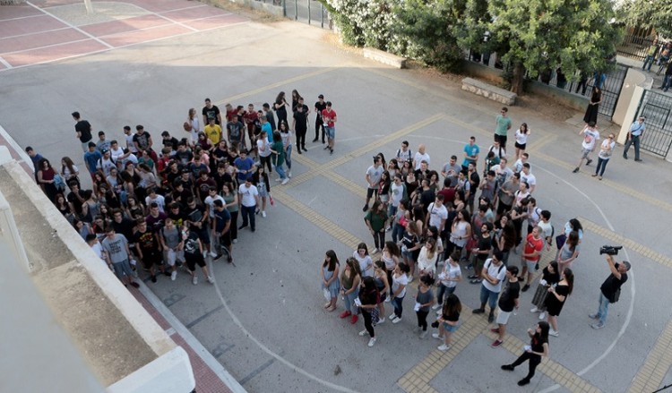 Ομαδικός ξυλοδαρμός μαθητή στον Βύρωνα: Γιος καθηγήτριας ένας εκ των δραστών