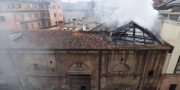 Ιταλία: Πυρκαγιά στο ιστορικό κτηριακό συγκρότημα Καβαλερίτσα Ρεάλε