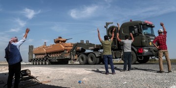 Φόβοι για γενίκευση της σύρραξης στη Συρία – «Σήμα» Ερντογάν για τη Μανμπίτζ