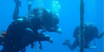 Δραπετσώνα: Δύο νεκροί από πτώση αυτοκινήτου στη θάλασσα