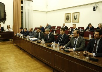 Χωρίς Πολάκη-Τζανακόπουλο η Προανακριτική για τη Novartis