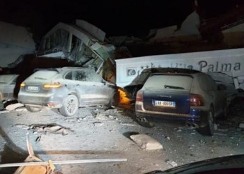 Η Αλβανία μετρά τις πληγές της – Η Ελλάδα συνδράμει με πολιτικούς μηχανικούς