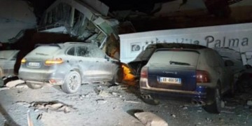 Η Αλβανία μετρά τις πληγές της – Η Ελλάδα συνδράμει με πολιτικούς μηχανικούς