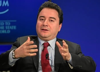 Αλί Μπαμπατζάν: Η Τουρκία έχει εισέλθει σε «σκοτεινό τούνελ»