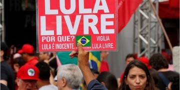 Αποφυλακίστηκε ο πρώην πρόεδρος της Βραζιλίας Λούλα ντα Σίλβα