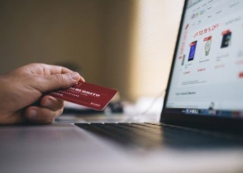 Ψυχική διαταραχή η εξάρτηση από τις online αγορές;