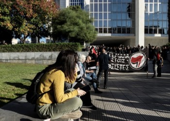 Κλειστή η Λεωφόρος Αλεξάνδρας λόγω Χρυσής Αυγής
