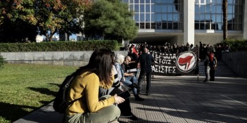 Κλειστή η Λεωφόρος Αλεξάνδρας λόγω Χρυσής Αυγής