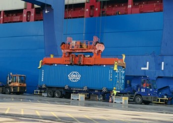 Έσπασε το φράγμα των 5 εκατ. TEU στο λιμάνι του Πειραιά