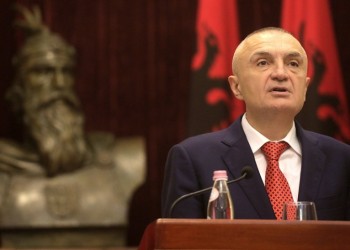 Κρίσιμες ώρες για την Αλβανία – Δημοψήφισμα προανήγγειλε ο πρόεδρος Ιλίρ Μέτα