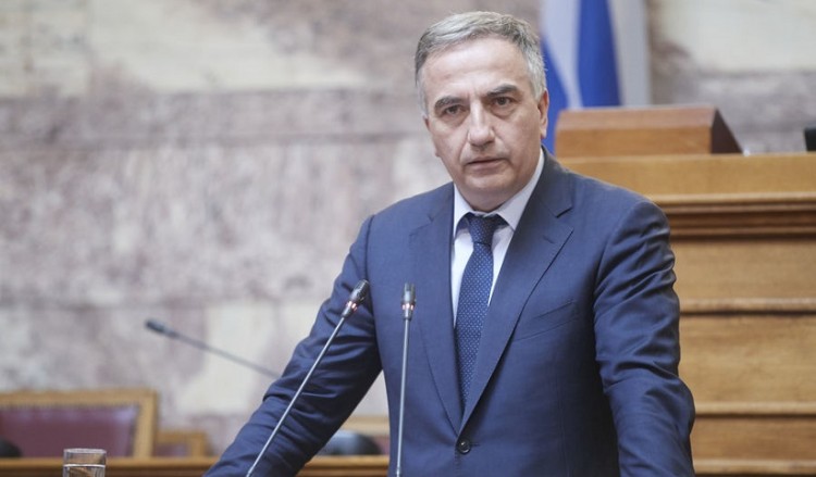 Παρέμβαση οπαδών στο πολιτικό γραφείο του Σταύρου Καλαφάτη – Τι δήλωσε ο βουλευτής ΝΔ 3