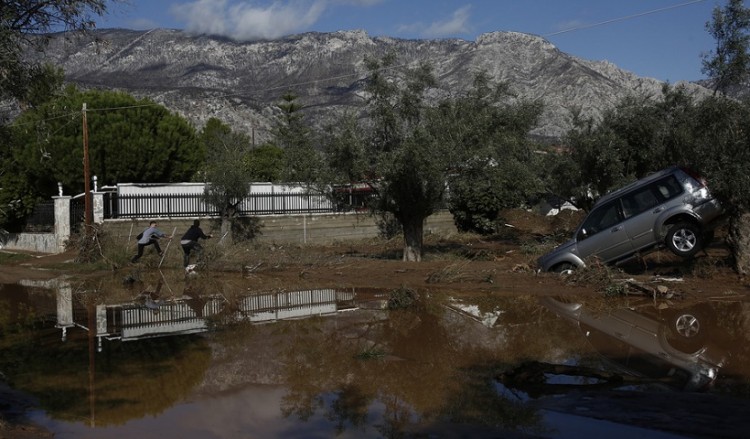 Στην Κινέτα η ομάδα του Λέκκα – Πού οφείλονται οι καταστροφές
