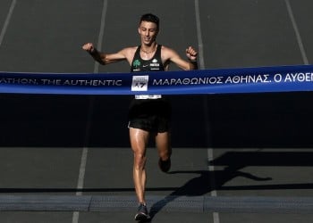 37ος Μαραθώνιος της Αθήνας: Βραβεύτηκε ο πρωταθλητής Κωνσταντίνος Γκελαούζος για την 3η θέση