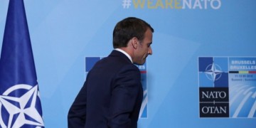 Συνάντηση Μακρόν-Στόλτενμπεργκ για τον «εγκεφαλικό θάνατο του ΝΑΤΟ»