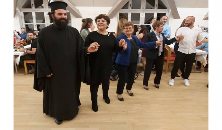 Γνήσιο ποντιακό γλέντι στο Τάουφκιρχεν της Βαυαρίας (βίντεο)