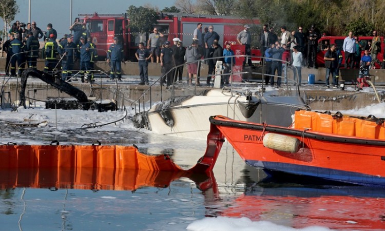 Τι γνωρίζουμε έως τώρα για τη φωτιά στην 3η μαρίνα Γλυφάδας (φωτο)