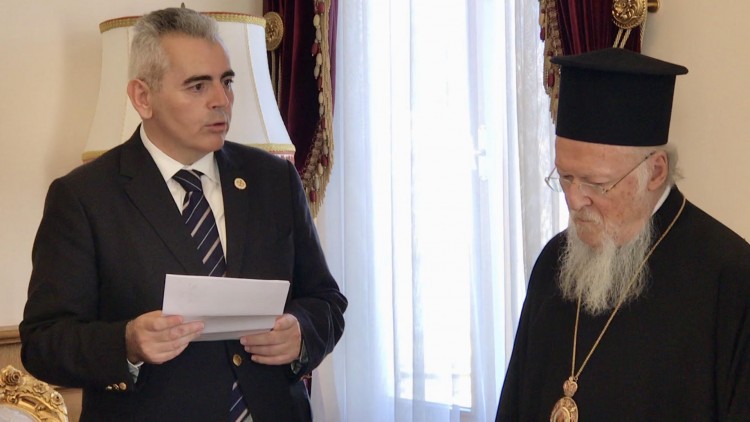 Χαρακόπουλος σε Πατριάρχη Βαρθολομαίο: Το Οικουμενικό Πατριαρχείο παγκόσμιος φάρος της Ορθοδοξίας