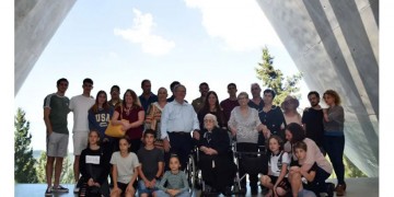 Η Μελπομένη Ντίνα συναντήθηκε με την εβραϊκή οικογένεια που έσωσε πριν από 75 χρόνια στη Βέροια