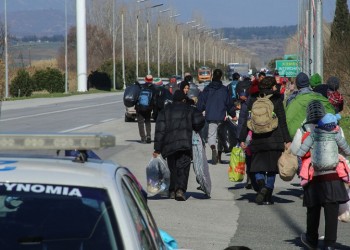 Αντιδράσεις σε Γιαννιτσά και Σέρρες κατά τη μεταφορά μεταναστών σε ξενοδοχεία (βίντεο)