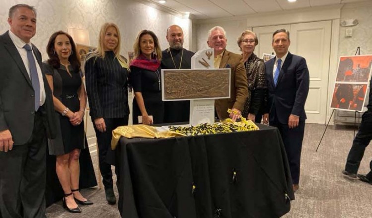 Νόργουοκ: Παρουσιάστηκε η μακέτα του μνημείου για τα θύματα της Γενοκτονίας των Ποντίων (βίντεο)