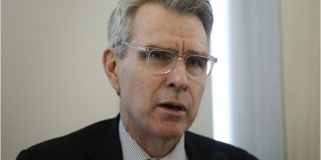 Ηχηρό μήνυμα στήριξης ΗΠΑ σε Ελλάδα από τον Τζέφρι Πάιατ